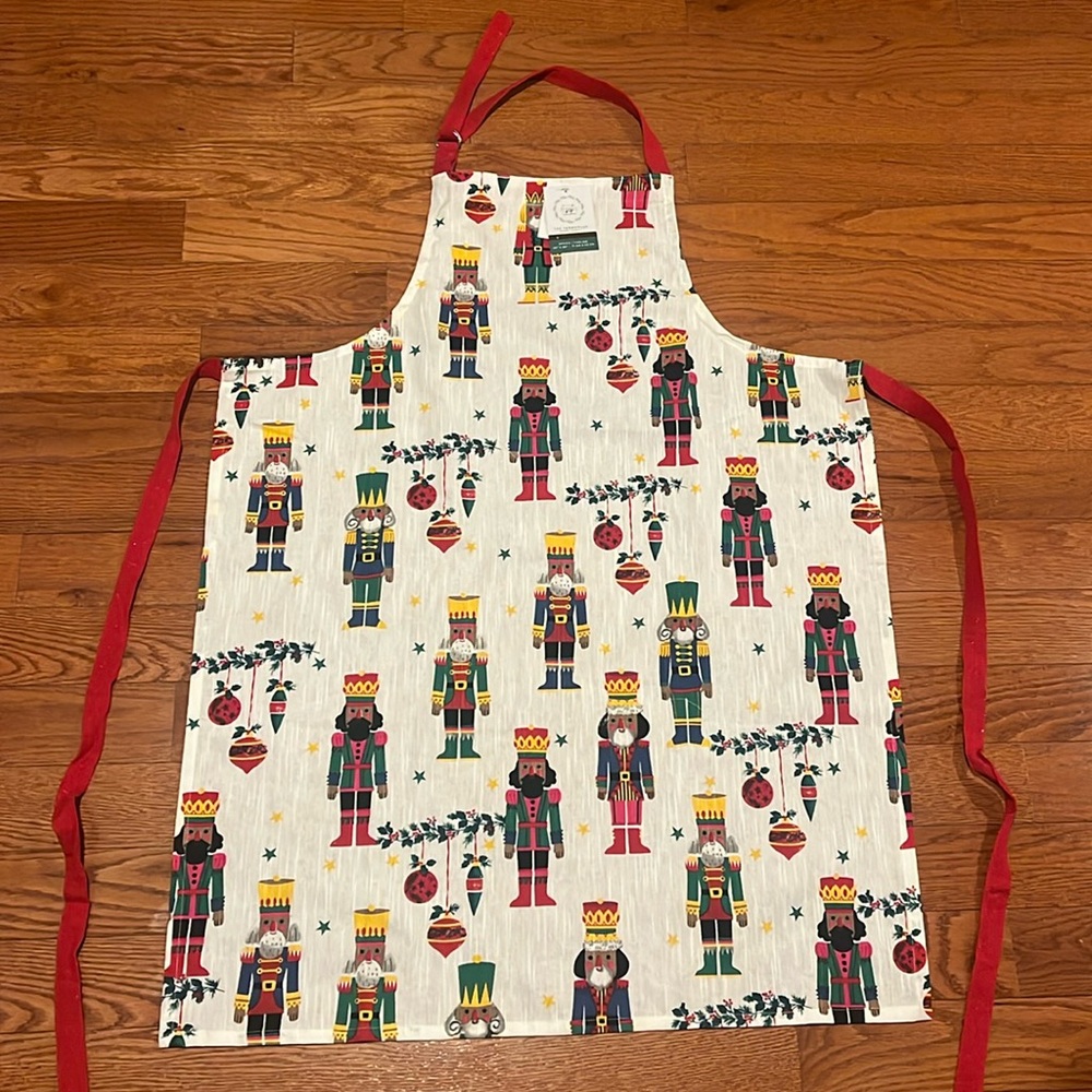 Rachel Ashwell The Farmhouse NUTCRACKER Full Bib Apron; NWT, New